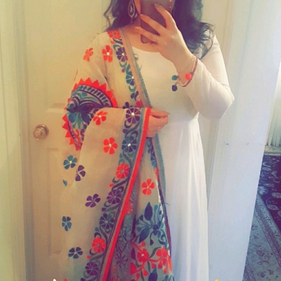 Meet your Posher, Nargiss - Picture 2 of 3